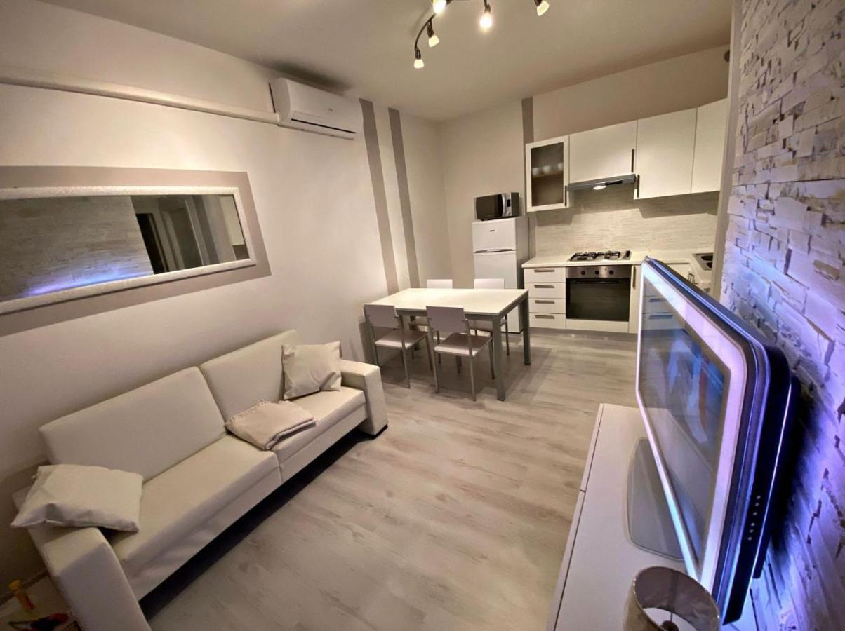 Solmare Apartments - Private Parking - Pool Rosapineta Dış mekan fotoğraf