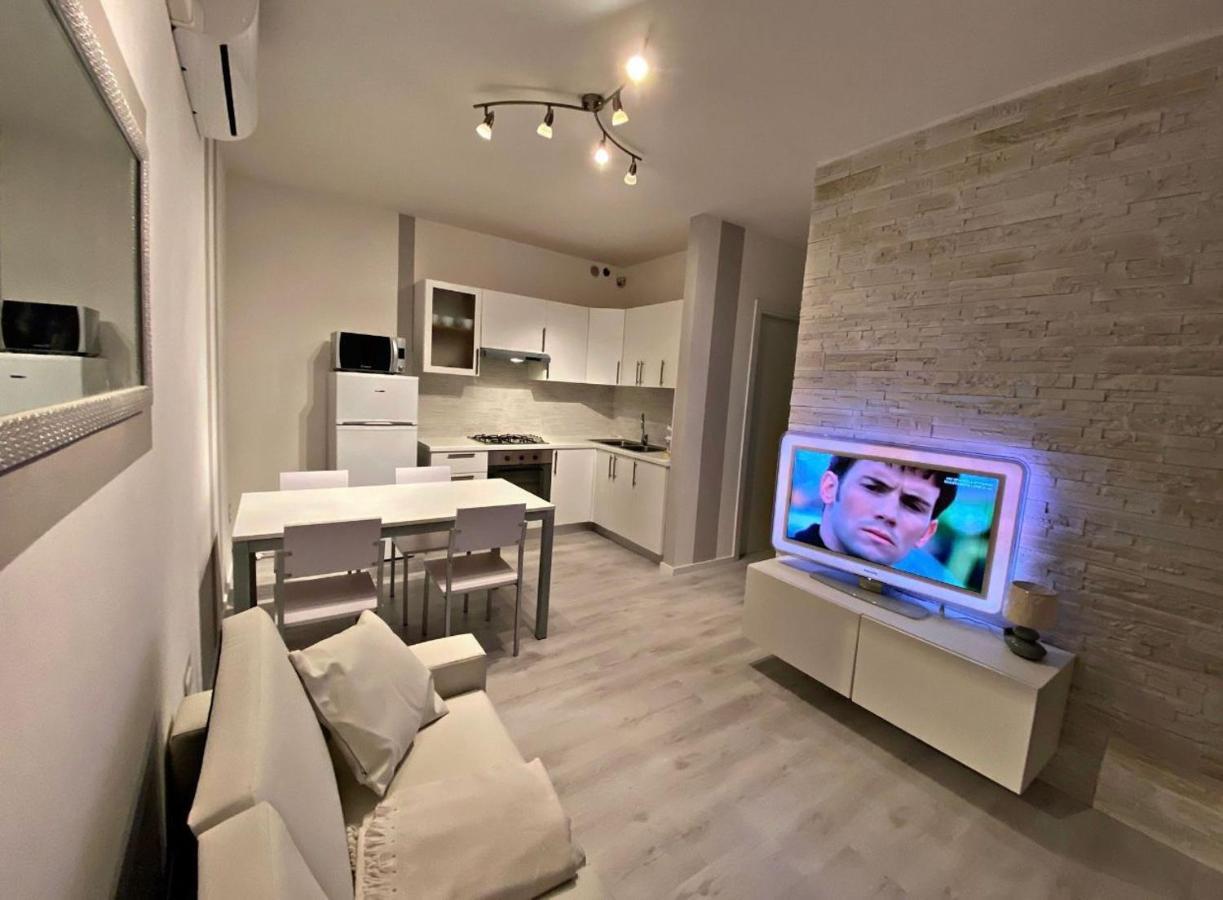 Solmare Apartments - Private Parking - Pool Rosapineta Dış mekan fotoğraf